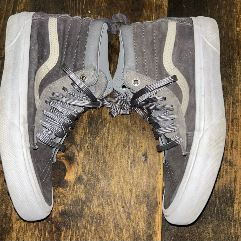 Vans Sk8 Hi MTE Womens Size 8 Gray Suede Faux Fur Lining Skate Shoes Sneakers